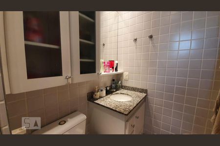 Banheiro de kitnet/studio à venda com 1 quarto, 28m² em Vila Buarque, São Paulo