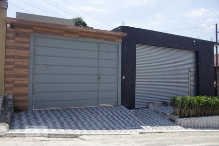 Fachada de casa para alugar com 2 quartos, 220m² em Jardim Popular, São Paulo