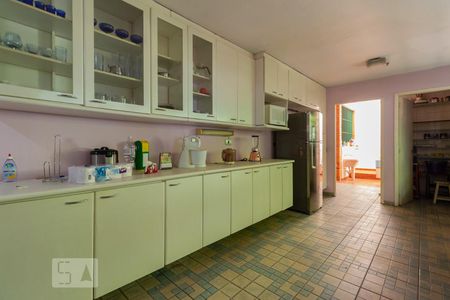 Casa à venda com 900m², 6 quartos e 5 vagas Casa à venda com 900m², 6 quartos e 5 vagasCozinha