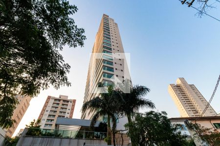 Apartamento à venda com 161m², 3 quartos e 3 vagas Apartamento à venda com 161m², 3 quartos e 3 vagasFachada