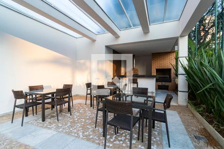 Apartamento à venda com 161m², 3 quartos e 3 vagas Apartamento à venda com 161m², 3 quartos e 3 vagasÁrea comum - Churrasqueira