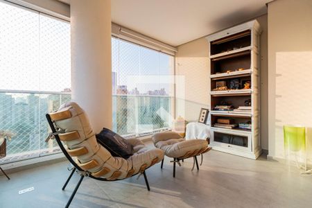 Apartamento à venda com 161m², 3 quartos e 3 vagas Apartamento à venda com 161m², 3 quartos e 3 vagasVaranda da Suíte 3