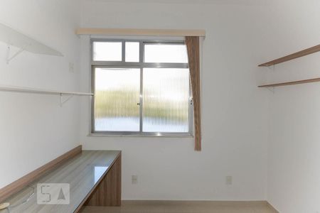 Quarto 1 de apartamento para alugar com 2 quartos, 57m² em Grajaú, Rio de Janeiro