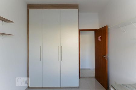 Quarto 1 de apartamento para alugar com 2 quartos, 57m² em Grajaú, Rio de Janeiro