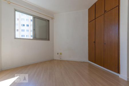 Quarto da suíte de apartamento para alugar com 1 quarto, 55m² em Centro, Campinas