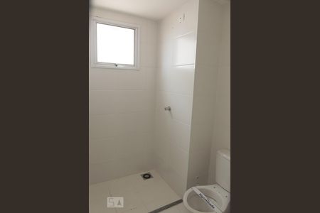 Banheiro de apartamento para alugar com 2 quartos, 50m² em Taguatinga Norte (taguatinga), Brasília