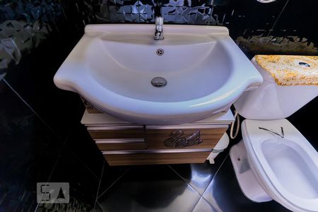 Apartamento à venda com 54m², 2 quartos e 1 vagaDetalhe banheiro