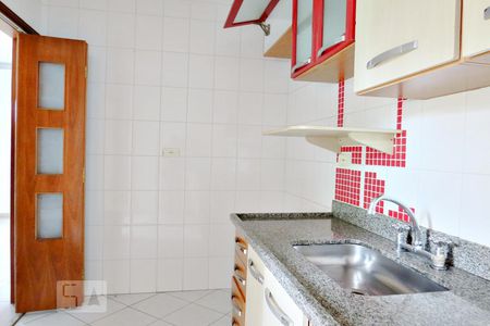 Casa de condomínio à venda com 125m², 3 quartos e 3 vagasCozinha - Armários