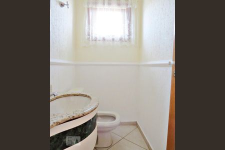 Casa de condomínio à venda com 125m², 3 quartos e 3 vagasLavabo