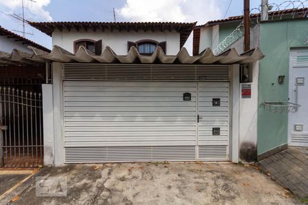 Casa à venda com 250m², 3 quartos e 2 vagasFachada