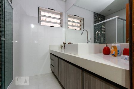 Casa à venda com 300m², 5 quartos e 6 vagasBanheiro Suite 