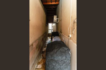 Casa à venda com 300m², 5 quartos e 6 vagasLavanderia 02