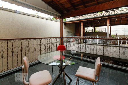 Casa à venda com 300m², 5 quartos e 6 vagasVaranda Suite