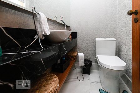 Casa à venda com 300m², 5 quartos e 6 vagasLavabo