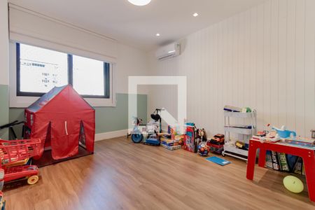 Apartamento à venda com 240m², 4 quartos e 3 vagasQuarto 2 