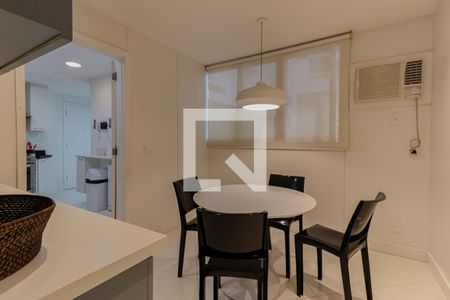 Apartamento à venda com 240m², 4 quartos e 3 vagasCopa / Sala de Almoço