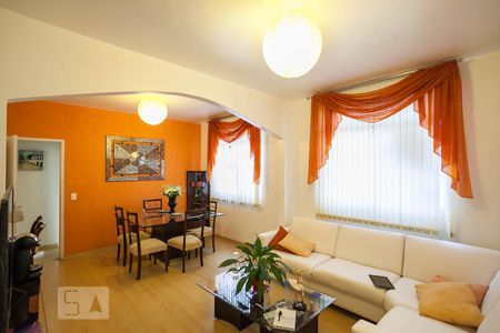 Sala de apartamento para alugar com 3 quartos, 130m² em Santo Antônio, Belo Horizonte