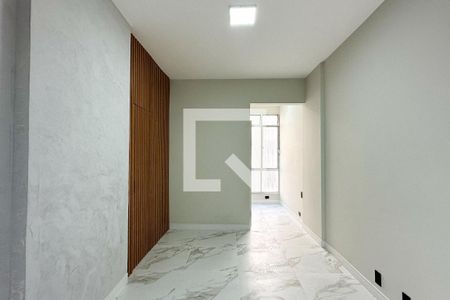 Sala de apartamento para alugar com 2 quartos, 57m² em Leme, Rio de Janeiro