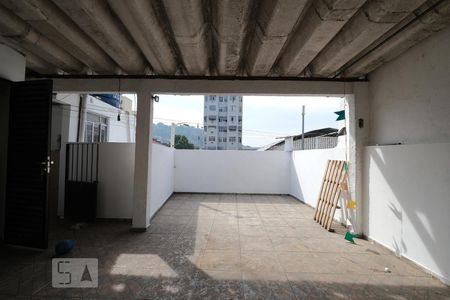 Casa de condomínio à venda com 170m², 3 quartos e sem vagaTerraço