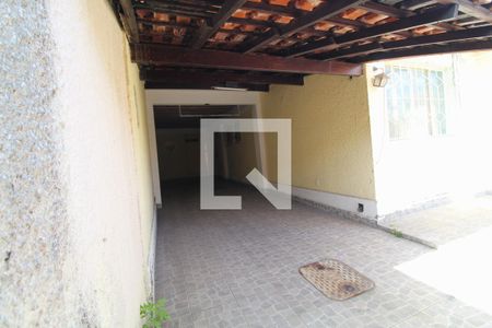 Casa de condomínio à venda com 215m², 3 quartos e 4 vagasGaragem