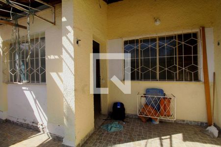 Casa de condomínio à venda com 215m², 3 quartos e 4 vagasQuintal