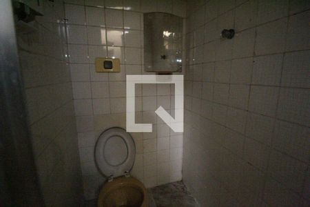 Casa de condomínio à venda com 215m², 3 quartos e 4 vagasLavabo