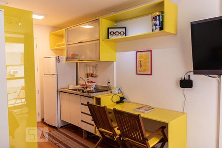 Cozinha de kitnet/studio à venda com 1 quarto, 22m² em Consolação, São Paulo