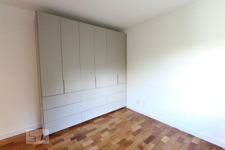 Apartamento para alugar com 140m², 3 quartos e 2 vagassuite 3