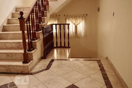 Casa à venda com 550m², 4 quartos e 7 vagasAcesso andar superior