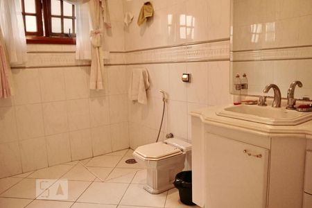 Casa à venda com 550m², 4 quartos e 7 vagasBanheiro social