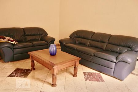 Casa à venda com 550m², 4 quartos e 7 vagasSala de TV