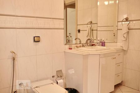 Casa à venda com 550m², 4 quartos e 7 vagasBanheiro Social