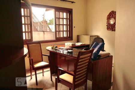 Casa à venda com 550m², 4 quartos e 7 vagasEscritório