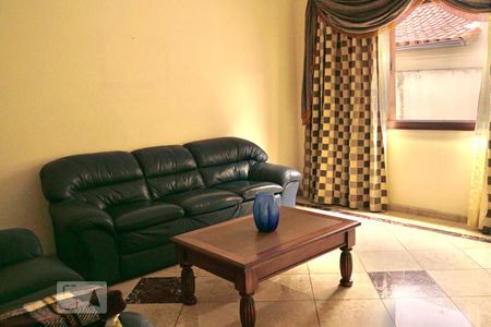 Casa à venda com 550m², 4 quartos e 7 vagasSala de TV