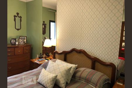 Apartamento à venda com 330m², 4 quartos e 4 vagas Apartamento à venda com 330m², 4 quartos e 4 vagasQuarto