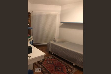 Apartamento à venda com 330m², 4 quartos e 4 vagas Apartamento à venda com 330m², 4 quartos e 4 vagasQuarto