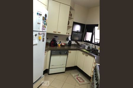 Apartamento à venda com 330m², 4 quartos e 4 vagas Apartamento à venda com 330m², 4 quartos e 4 vagasCozinha