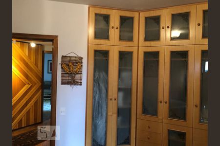 Apartamento à venda com 330m², 4 quartos e 4 vagas Apartamento à venda com 330m², 4 quartos e 4 vagasQuarto - Armários