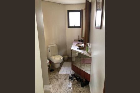 Apartamento à venda com 330m², 4 quartos e 4 vagas Apartamento à venda com 330m², 4 quartos e 4 vagasSuíte master + sala de banho