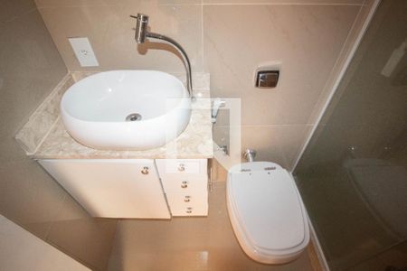 Apartamento à venda com 76m², 2 quartos e 1 vaga Apartamento à venda com 76m², 2 quartos e 1 vagaBanheiro