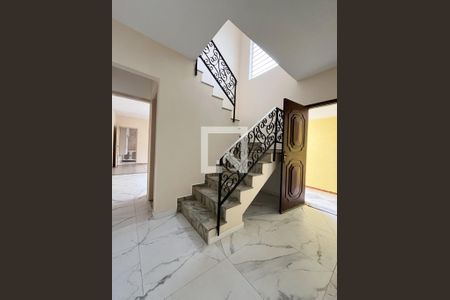 Hall de entrada de casa para alugar com 5 quartos, 210m² em Planalto Paulista, São Paulo