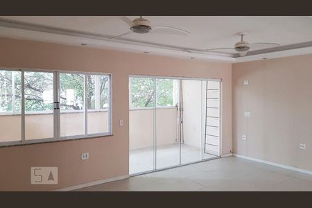 Sala de casa para alugar com 3 quartos, 141m² em Bonsucesso, Rio de Janeiro