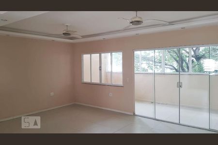 Sala de casa para alugar com 3 quartos, 141m² em Bonsucesso, Rio de Janeiro