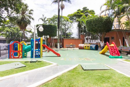 Apartamento à venda com 70m², 3 quartos e 2 vagas Apartamento à venda com 70m², 3 quartos e 2 vagasPlayground