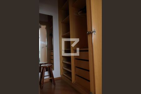 Apartamento à venda com 84m², 3 quartos e 2 vagasCloset da suíte