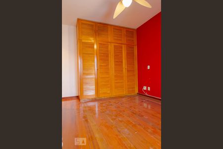 Apartamento à venda com 130m², 3 quartos e 2 vagasSuíte