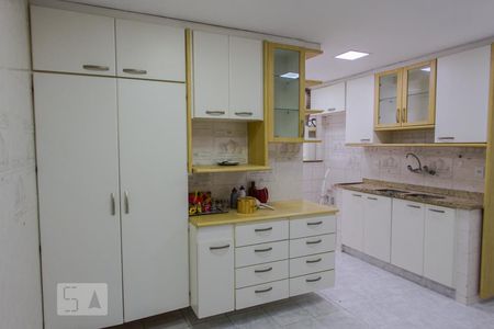 Apartamento à venda com 130m², 3 quartos e 2 vagasCozinha