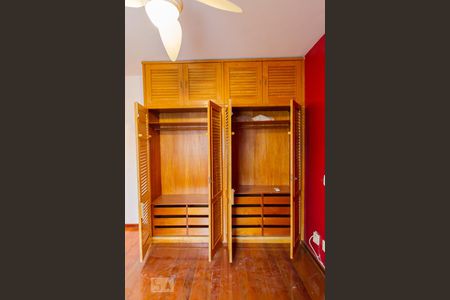 Apartamento à venda com 130m², 3 quartos e 2 vagasSuíte