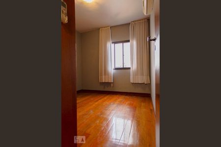 Apartamento à venda com 130m², 3 quartos e 2 vagasQuarto 2