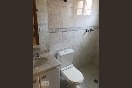 Casa à venda com 128m², 3 quartos e 4 vagas Casa à venda com 128m², 3 quartos e 4 vagasBanheiro